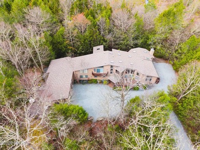 Opulence in the woods! Live your fairytale life on this - photo 4