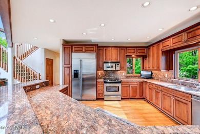 Opulence in the woods! Live your fairytale life on this - photo 9