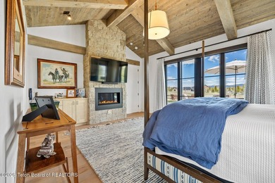 Completed in 2023 and set on just under an acre in South Fork - photo 10