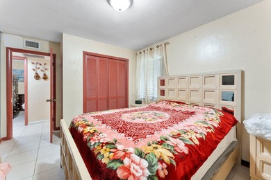 This income-producing duplex presents a fantastic opportunity - photo 16