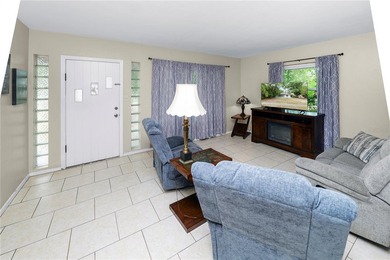 Under contract-accepting backup offers. Charming and move in - photo 7