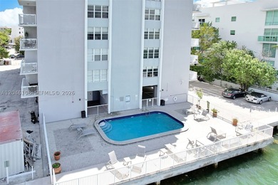 Spacious 2-bedroom, 2-bathroom condominium offering a - photo 22