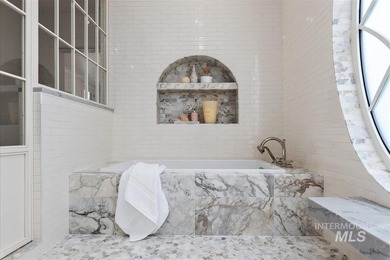 A truly one-of-a-kind home - the rare opportunity everyone waits - photo 23