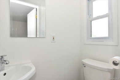 Comfort, Quality, And Style Abound In This Move-In ready - photo 23