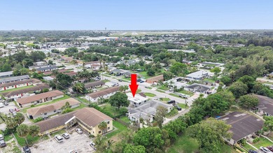 This income-producing duplex presents a fantastic opportunity - photo 29