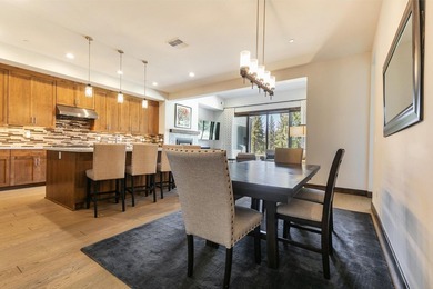 Experience effortless mountain living in this modern mountain - photo 4