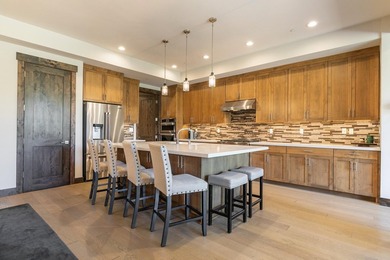Experience effortless mountain living in this modern mountain - photo 6