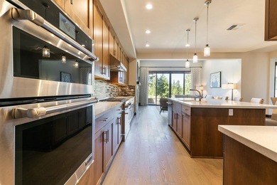 Experience effortless mountain living in this modern mountain - photo 9