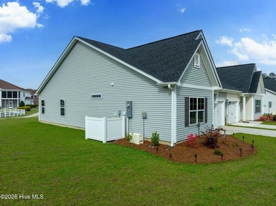 Discover Your Own Slice of Paradise! This stunning 2-bedroom - photo 3