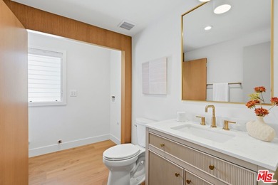 Extensively renovated and just completed 3 bedroom, 2.5 bathroom - photo 23