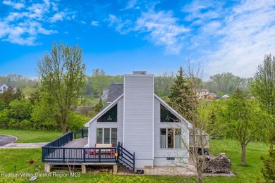 Welcome to easy living in the desirable Sleepy Hollow Lake - photo 3