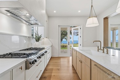 Located on Pensacola Bay, this fabulous residence features three - photo 26