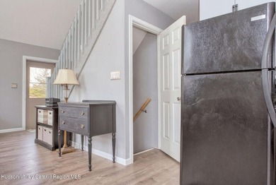 Welcome to easy living in the desirable Sleepy Hollow Lake - photo 8