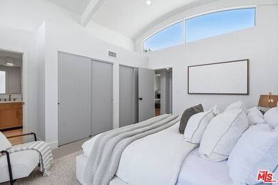 Extensively renovated and just completed 3 bedroom, 2.5 bathroom - photo 29