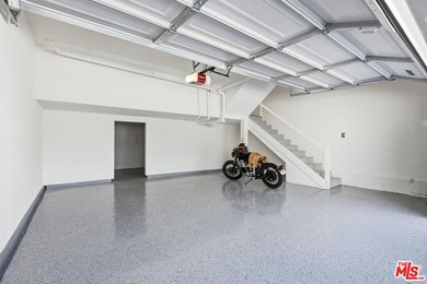 Extensively renovated and just completed 3 bedroom, 2.5 bathroom - photo 40