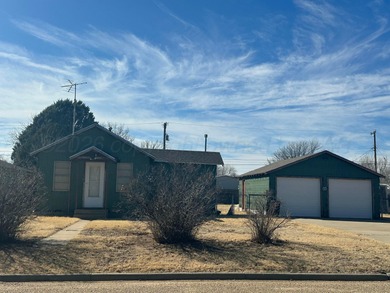 Lake Meredith Home For Sale in Fritch Texas