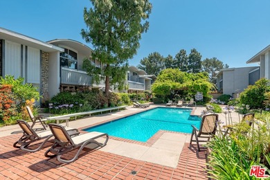 Extensively renovated and just completed 3 bedroom, 2.5 bathroom - photo 46