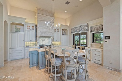 Nestled in the coveted heart of Paradise Valley, this - photo 6
