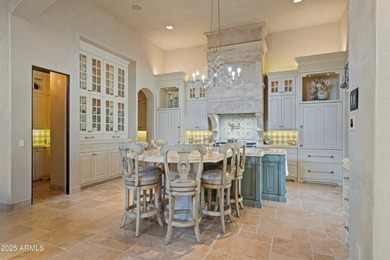 Nestled in the coveted heart of Paradise Valley, this - photo 7