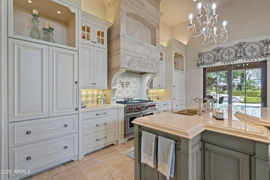 Nestled in the coveted heart of Paradise Valley, this - photo 9