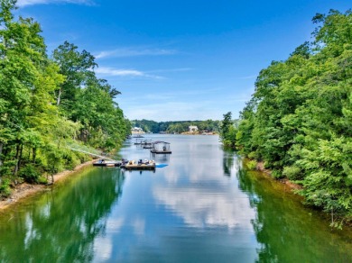 Excellent investment opportunity on this lot located in a highly - photo 3
