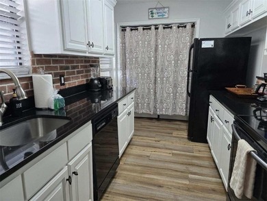 3 Bedroom, 1.5 Bath Condo - St. Simons Island Discover island - photo 3