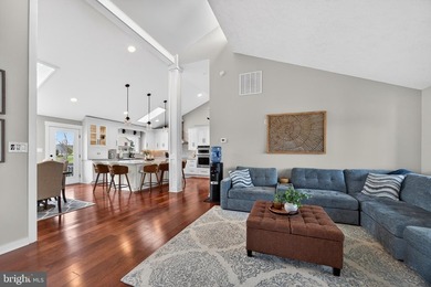 Welcome to the pinnacle of waterfront living in Cove Creek - photo 12