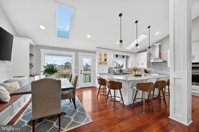 Welcome to the pinnacle of waterfront living in Cove Creek - photo 13