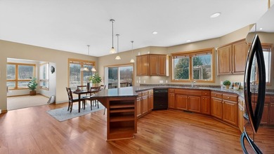 Exceptional 2-story home in desirable Scenic Oaks SW with - photo 14