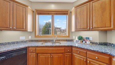 Exceptional 2-story home in desirable Scenic Oaks SW with - photo 16