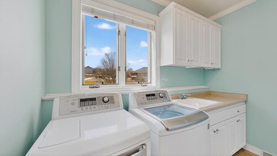 Exceptional 2-story home in desirable Scenic Oaks SW with - photo 20