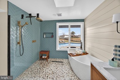 Welcome to the pinnacle of waterfront living in Cove Creek - photo 27