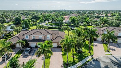 Beautifully updated 3-bedroom, 2-bath condo with a one-car - photo 1
