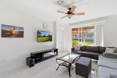 Beautifully updated 3-bedroom, 2-bath condo with a one-car - photo 3