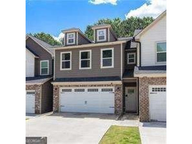 Green Valley Lake Townhome/Townhouse For Sale in Fairburn Georgia