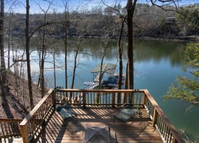 Charming and move-in ready, this well maintained 3 bedroom, 2 - photo 2