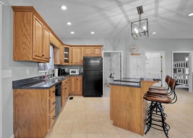 Charming and move-in ready, this well maintained 3 bedroom, 2 - photo 5