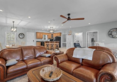 Charming and move-in ready, this well maintained 3 bedroom, 2 - photo 7
