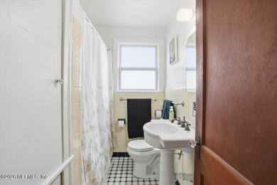 Charming Murray Hill home in a highly desirable, family-friendly - photo 12
