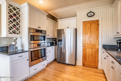 Must-See Harbor Island Gem! Welcome to your dream coastal - photo 14