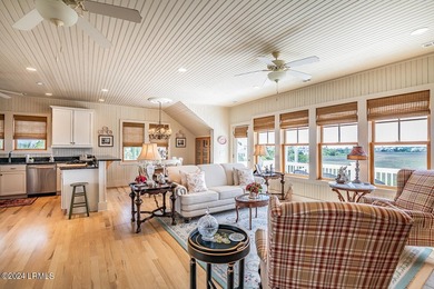 Must-See Harbor Island Gem! Welcome to your dream coastal - photo 18