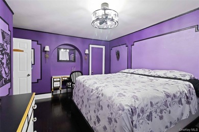 Charming Tudor home filled with character, set on a dead-end - photo 18