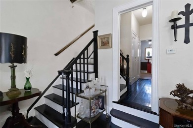 Charming Tudor home filled with character, set on a dead-end - photo 25