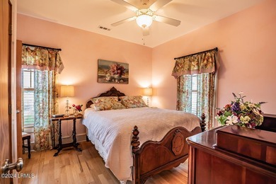 Must-See Harbor Island Gem! Welcome to your dream coastal - photo 31