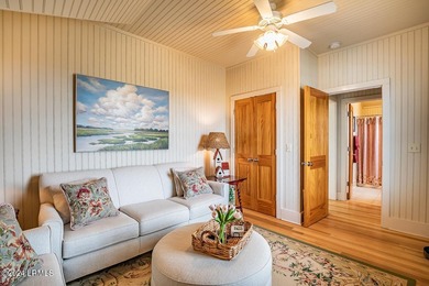 Must-See Harbor Island Gem! Welcome to your dream coastal - photo 41