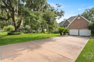 Experience peaceful waterfront living in a quiet corner of - photo 3