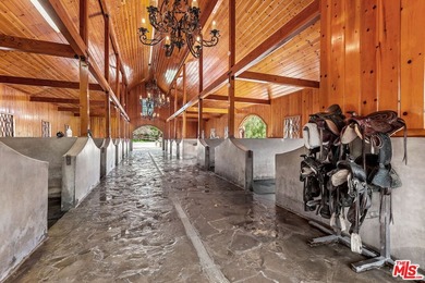 Prepared to be enchanted by the allure of The Green Acre Ranch! - photo 3