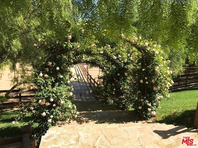 Prepared to be enchanted by the allure of The Green Acre Ranch! - photo 4