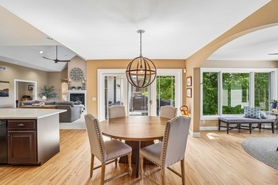 Gorgeous filled with natural light and move in ready, this - photo 14