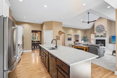 Gorgeous filled with natural light and move in ready, this - photo 22
